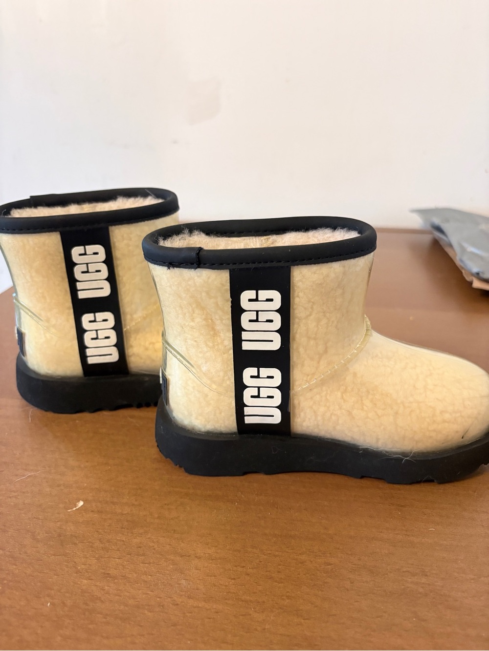 UGG Kids Classic Clear Mini II Waterproof Boots Natural Black Toddler Size 10